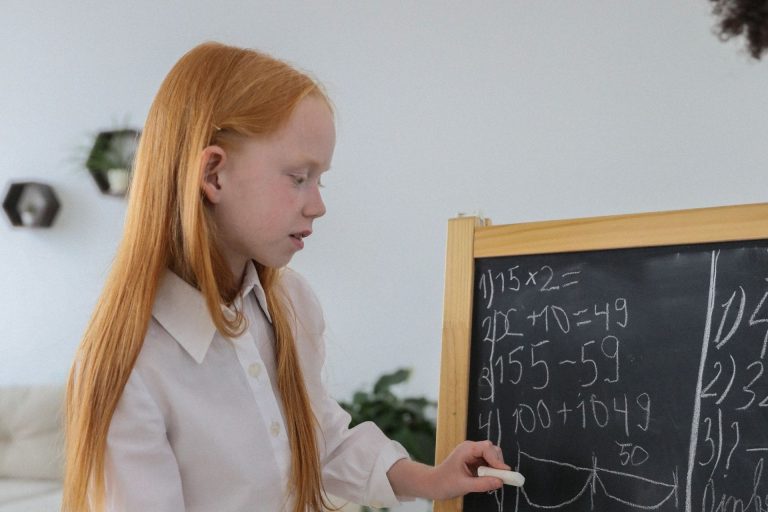 Enfants de travailleurs étrangers possédant un Certificat d'acceptation du québec et un permis d'étude pour pouvoir étudier au Québec